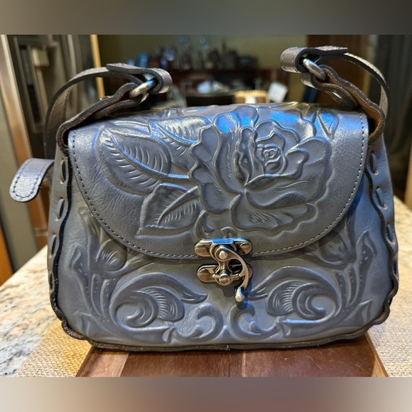 Patricia Nash Handbags - Patricia Nash Rose Tooling Collection Micaela Floral Leather Bag. NWOT